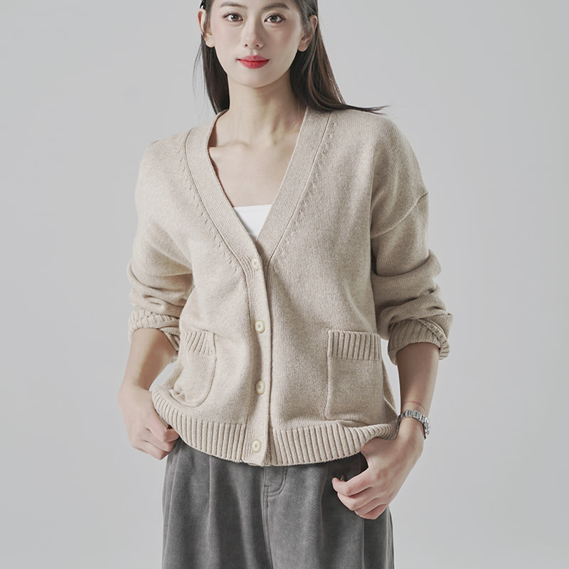 Different Sweater Materials: A Complete Guide to Choosing Knitwear Fibers