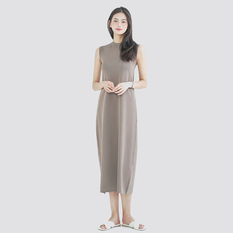 Why Is the Long Knitted Skirt a Timeless Wardrobe Essential?